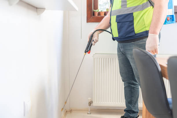 Best Emergency Pest Control  in Lancaster, WI
